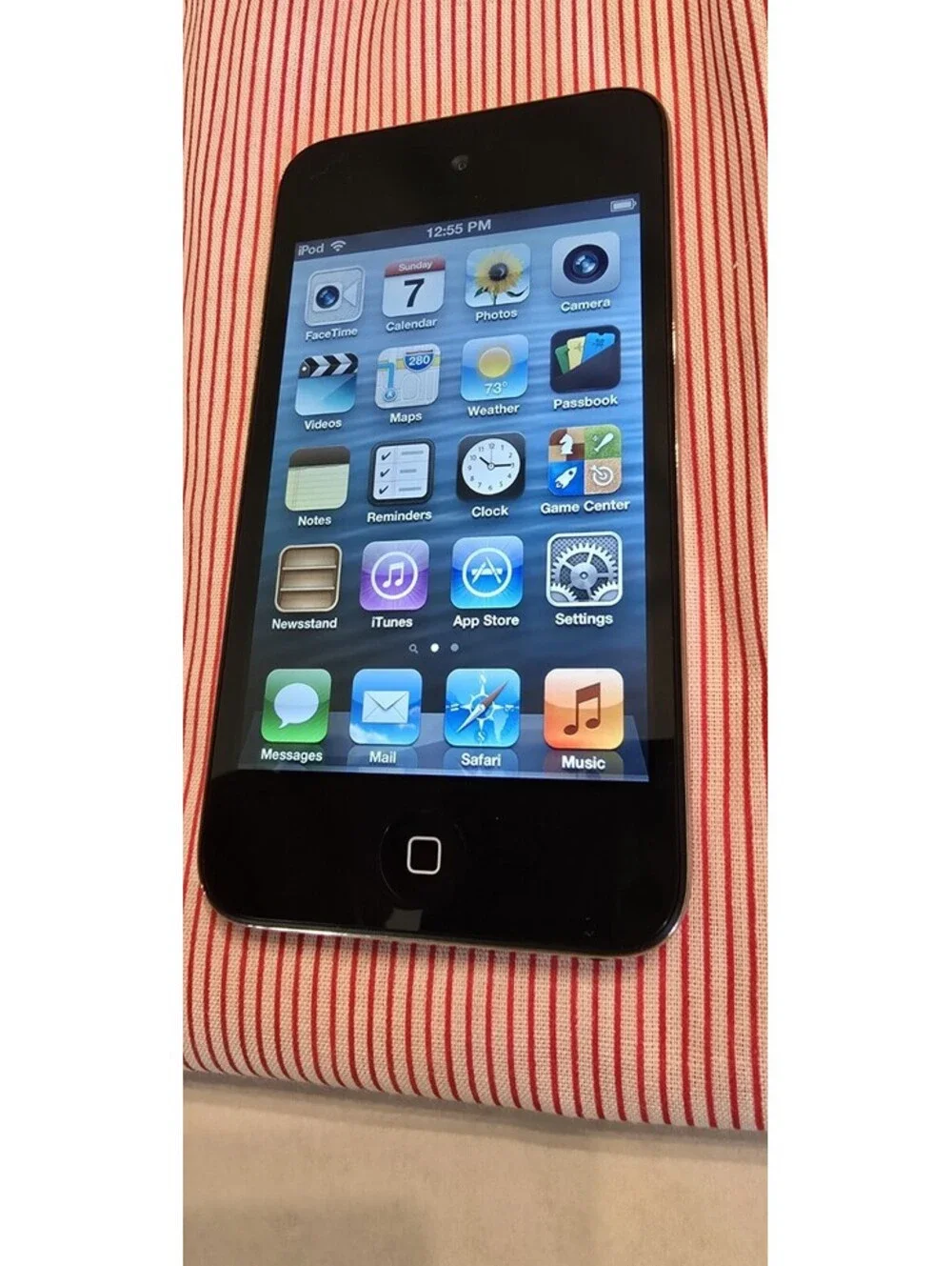 Apple iPod Touch 4th Generation 8GB Player - Black (MC540LL/A)